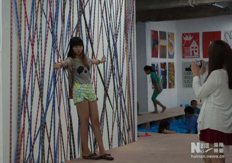 “平面幸福”荷蘭平面設計百年展在海口開展