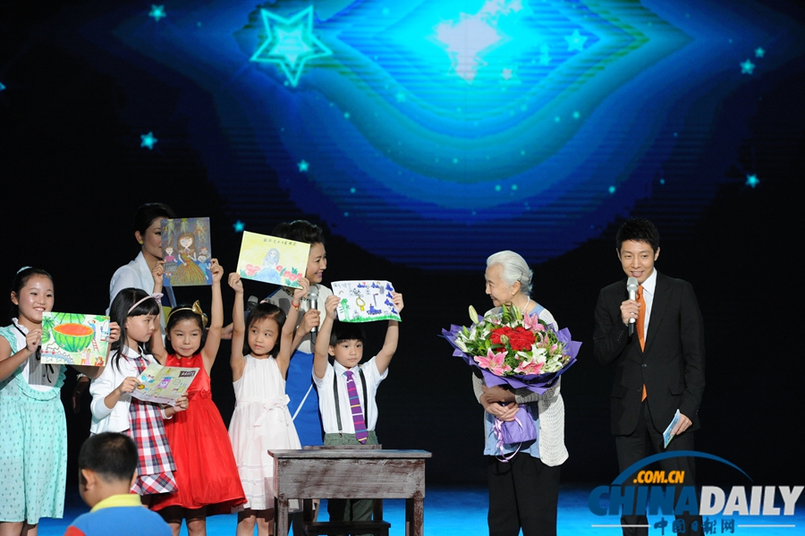 《開學(xué)第一課》9月1日首播 “太空教師”王亞平開講“飛天夢(mèng)”