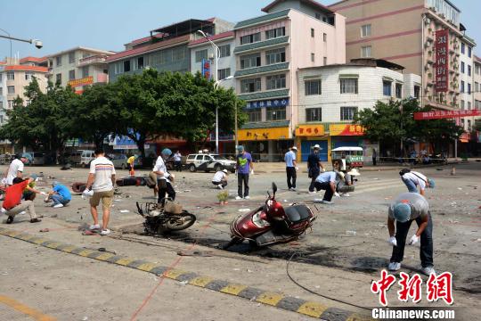 桂林校園門口發生爆炸致2死17傷 學校已停課(組圖)