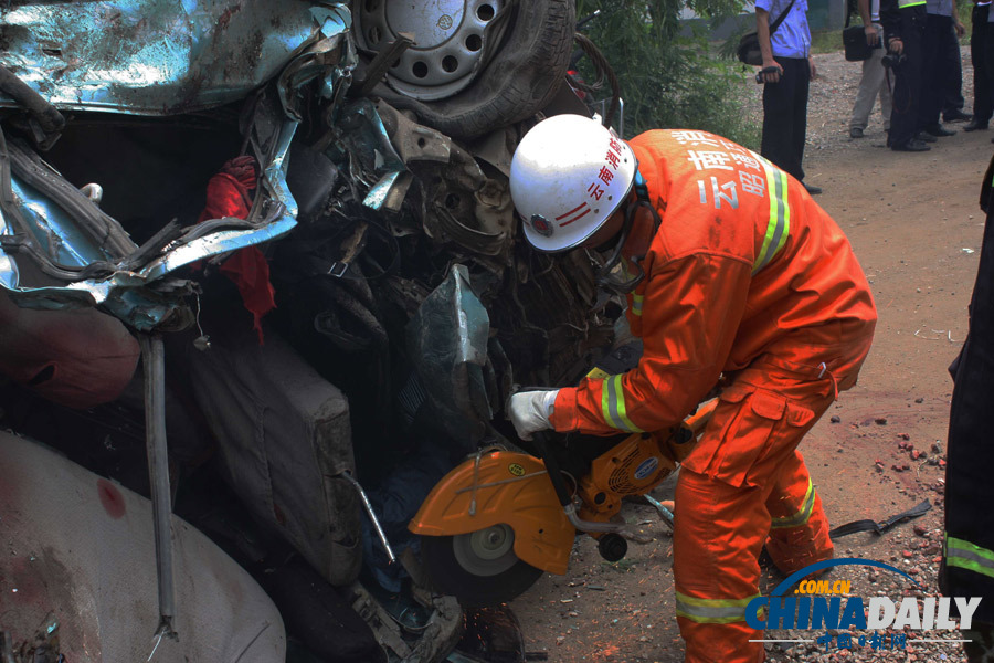 云南：巧家4車相撞致6人死亡