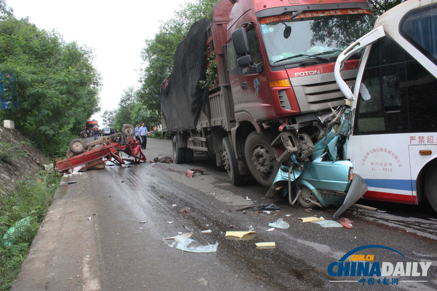 云南：巧家4車相撞致6人死亡