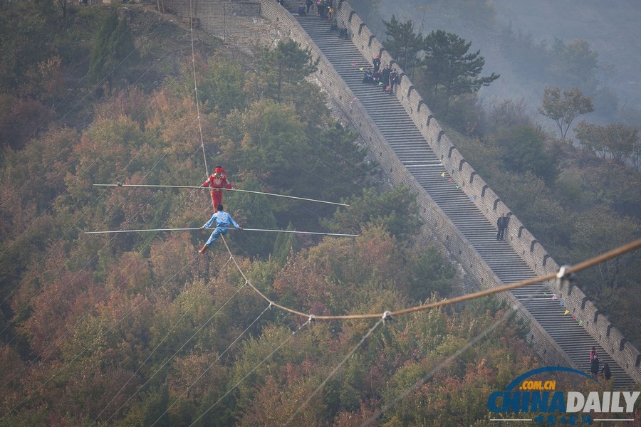 天津薊縣：阿迪力黃崖關成功跨越長城