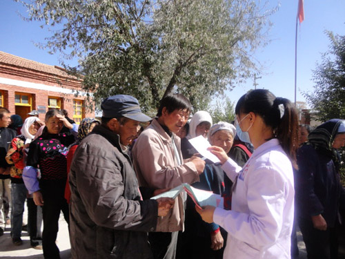 甘肅景泰深入農(nóng)村組織“服務(wù)百姓健康行動” 大型義診活動