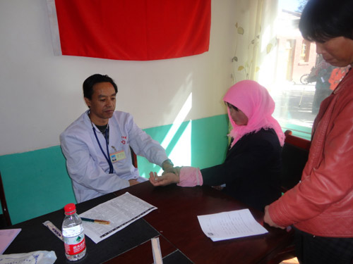 甘肅景泰深入農(nóng)村組織“服務(wù)百姓健康行動” 大型義診活動