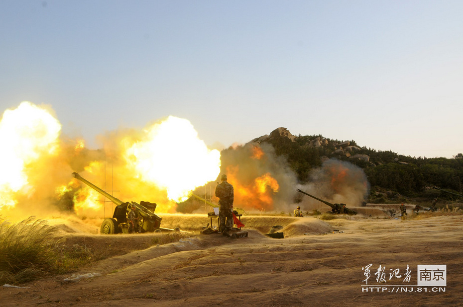 敵艦怎敢靠近：解放軍海防大炮開火真兇猛