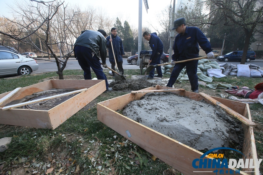 北京執(zhí)法人員對(duì)多處井底“蝸居地”封井