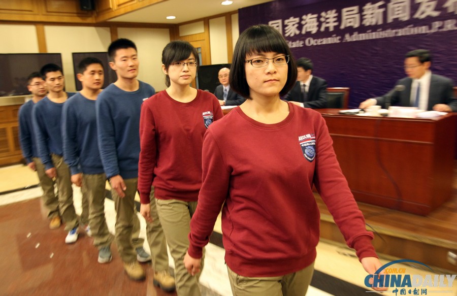 第二批六名潛航員學員正式亮相 包括2名女性