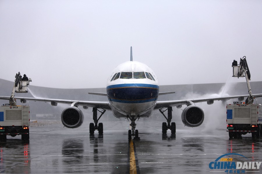 南方持續雨雪第三日 昆明機場延長臨時關閉時間