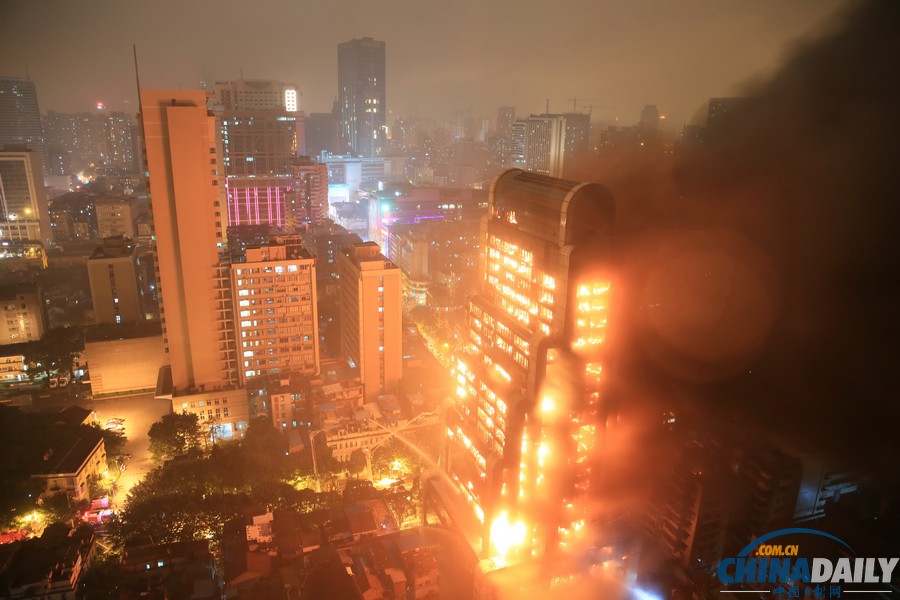 廣州建業(yè)大廈大火基本被撲滅 仍存塌樓風(fēng)險(xiǎn)