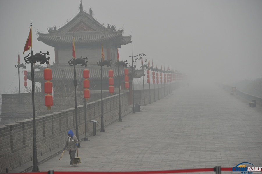 西安：霧霾指數(shù)爆表 空氣嚴重污染