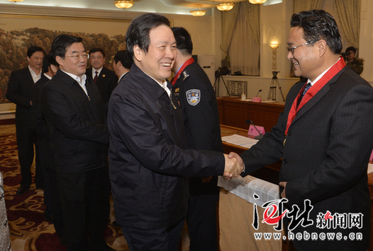 河北省領導會見第八屆全國公務員雙先代表 周本順作講話
