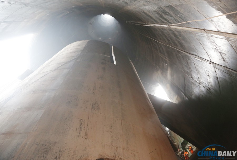 湖北一發電廠拆除煙囪時發生垮塌致二人遇難