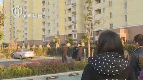 上海一男子在轎車(chē)內(nèi)死亡多日后被發(fā)現(xiàn)(圖)