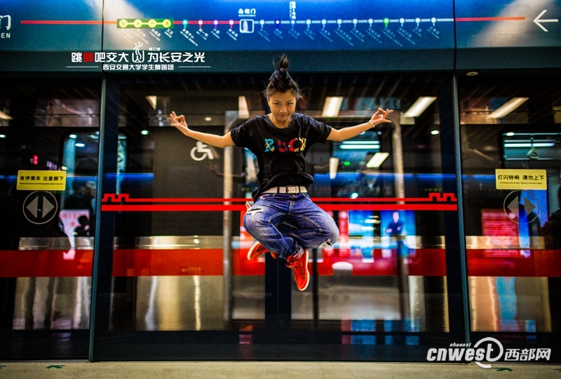 “跳舞吧，交大！”走紅網絡 高難度動作獲網友點贊