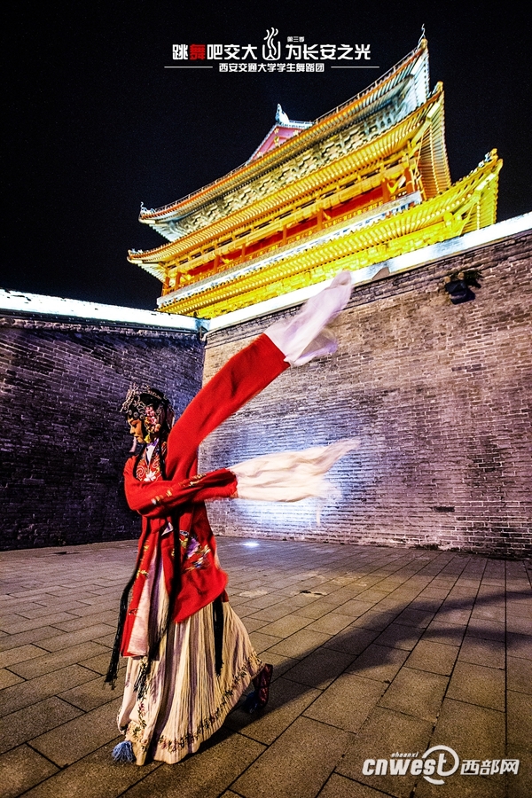 “跳舞吧，交大！”走紅網(wǎng)絡(luò) 高難度動(dòng)作獲網(wǎng)友點(diǎn)贊