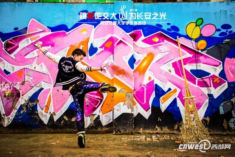 “跳舞吧，交大！”走紅網絡 高難度動作獲網友點贊