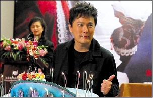 張信哲北京個唱后轉演話劇