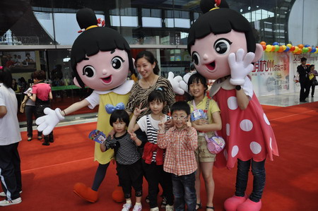 卡通明星洛寶貝安“家”杭州動漫節(jié)