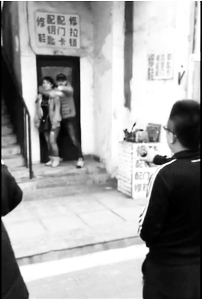 北京豐臺警方辟謠街頭“劫持人質(zhì)” 實為拍電影