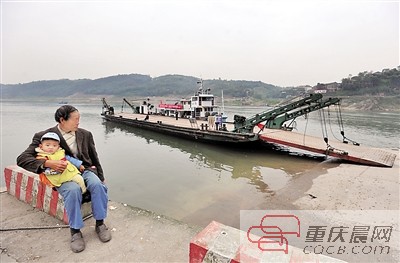 重慶城車渡最盛時曾有8條航線，現(xiàn)在只剩北碚三土嘉陵江車渡仍在運行