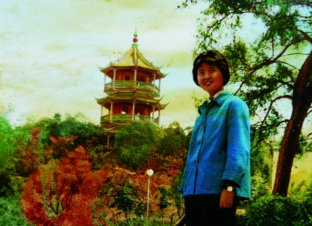 重慶P圖大媽是達(dá)人 黑白照P成彩照全是手工不用電腦