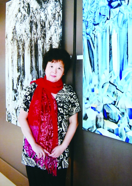 重慶P圖大媽是達(dá)人 黑白照P成彩照全是手工不用電腦