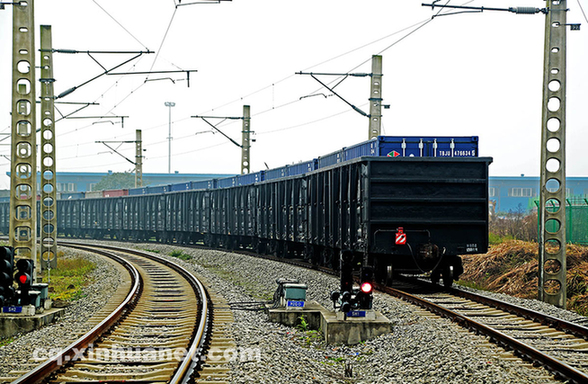 “渝新歐”2014年去程第100班今晨重慶發車