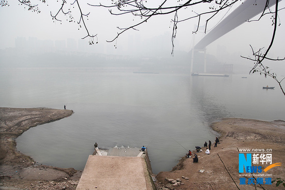 網曝重慶一化糞池污水直排長江 市政緊急處理（圖）