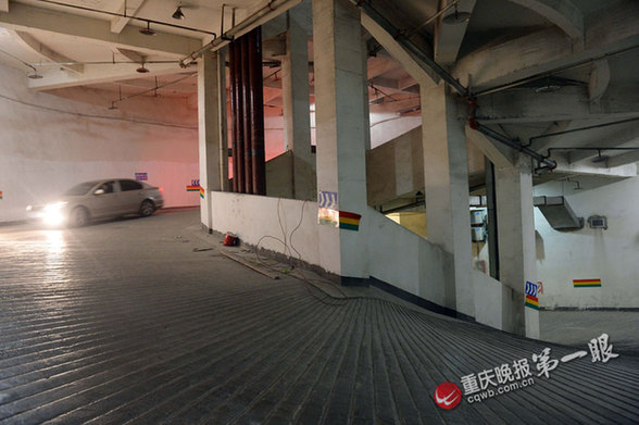 紅綠燈、地窖、迷宮 主城奇葩車庫折磨你的有幾個