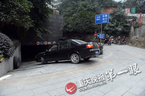 紅綠燈、地窖、迷宮 主城奇葩車庫折磨你的有幾個