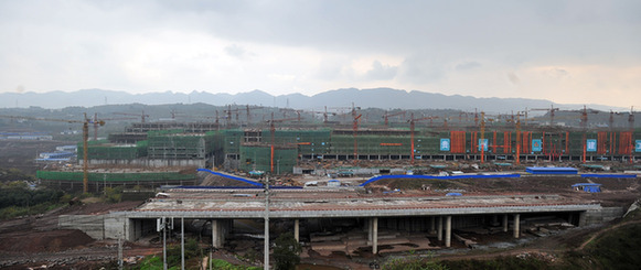 朝天門國際商貿城主體已見雛形