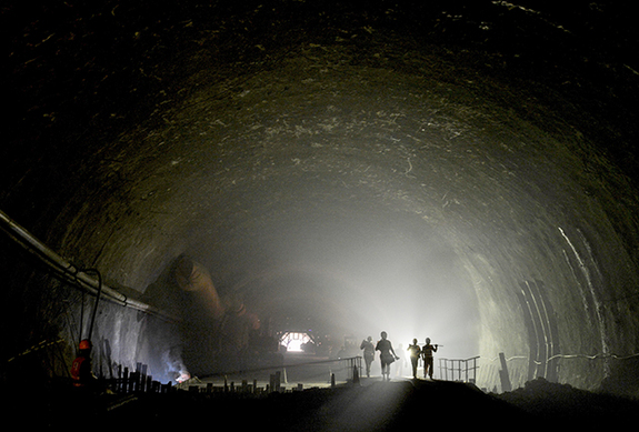 歇馬隧道建設進展順利