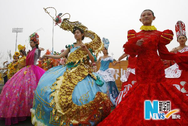 上海世博會北京活動周花車巡游表演帶妝彩排