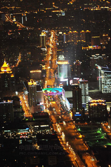 世博會開幕在即 空中體驗夜上海
