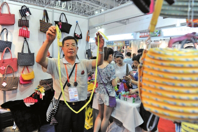 海交會一天涌入10萬人 美食、新奇日用品熱賣