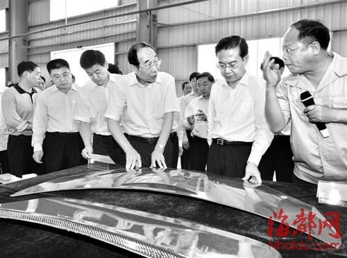 尤權:把有限的資金真正用在民生工作關鍵處