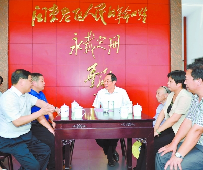 尤權(quán):發(fā)揚(yáng)密切聯(lián)系群眾優(yōu)良傳統(tǒng) 努力推動(dòng)老區(qū)蘇區(qū)加快發(fā)展