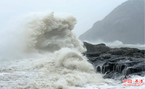 “蘇力”連江登陸 平潭疾風驟雨