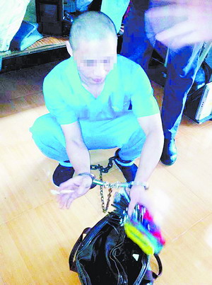 兩張紙條牽出5把“黑槍” 臺灣通緝犯在廈落網