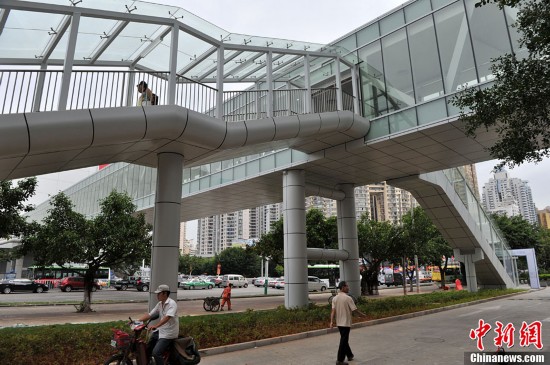 廈門首座帶空調人行天橋啟用 斥資1500萬元
