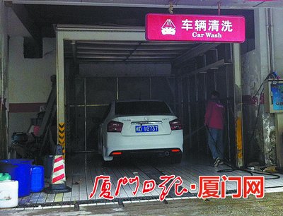 節(jié)后廈門服務行業(yè)現(xiàn)缺工現(xiàn)象 十幾米內六家店在招人