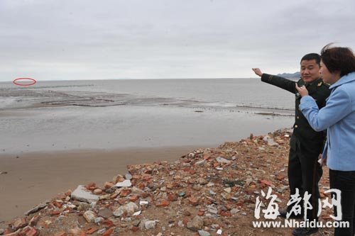 游艇被浪打翻4人落水 1人為救同伴游海2小時(shí)