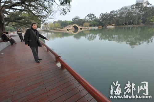 福州：為了撈回Phone5s手機 兩名壯漢跳西湖