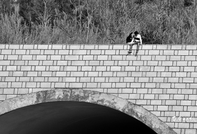 為挽回女友欲跳羅漢山隧道 堵癱了三環累壞了救援人員