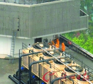 網(wǎng)曝百貨公司開業(yè)競爭對(duì)手請(qǐng)數(shù)名法師作法唱衰