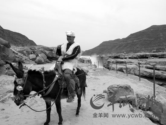 廣美副教授車內(nèi)被殺追蹤:警方透露已經(jīng)鎖定疑兇