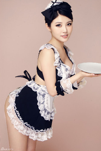 徐冬冬新版寫(xiě)真 制服誘惑秀酥胸