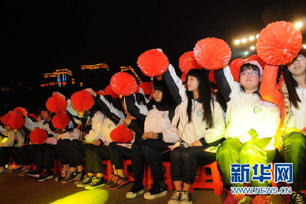 百姓舞臺(tái)慶元宵 釋放濃濃“潮味”