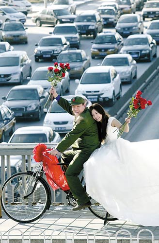 當(dāng)結(jié)婚遭遇“愛情和面包”難題:裸婚你能接受嗎?