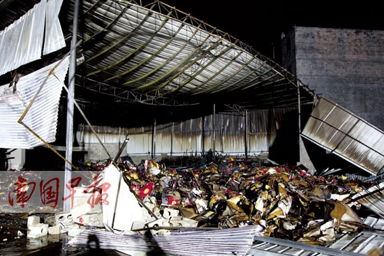 貴港：一包裝盒儲(chǔ)存?zhèn)}庫(kù)發(fā)生火災(zāi) 所幸沒(méi)有人傷亡